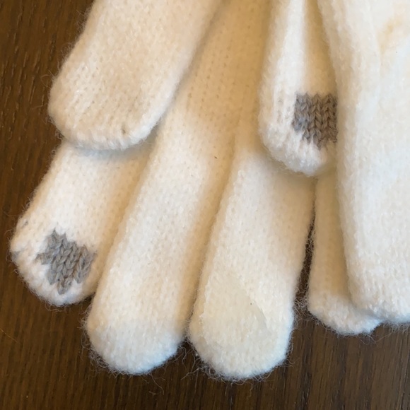Tech Friendly Gloves - Picture 3 of 5